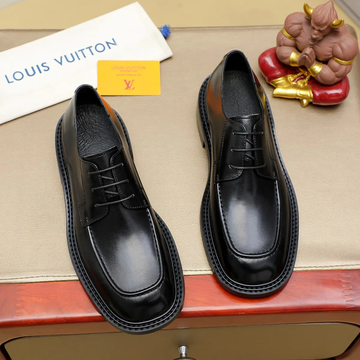 Men's shoes 💰640 💰 Louis Vuitton LV ® Autumn and Winter 🆕 models 🔛Full shoe counter First layer cowhide, 🐂Leather lined casual shoes for men, super soft outsole, essential for driving. Counter synchronization Original first layer cowhide Completely 1:1 mold customization 🌹Top version, color optional! Number: 38-45 (37.46. Customized)